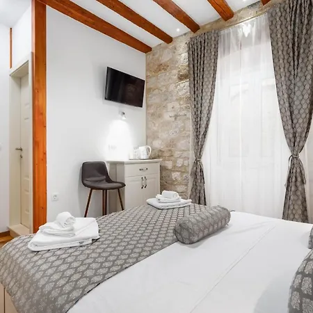 Stephane Vibe Apartment Trogir